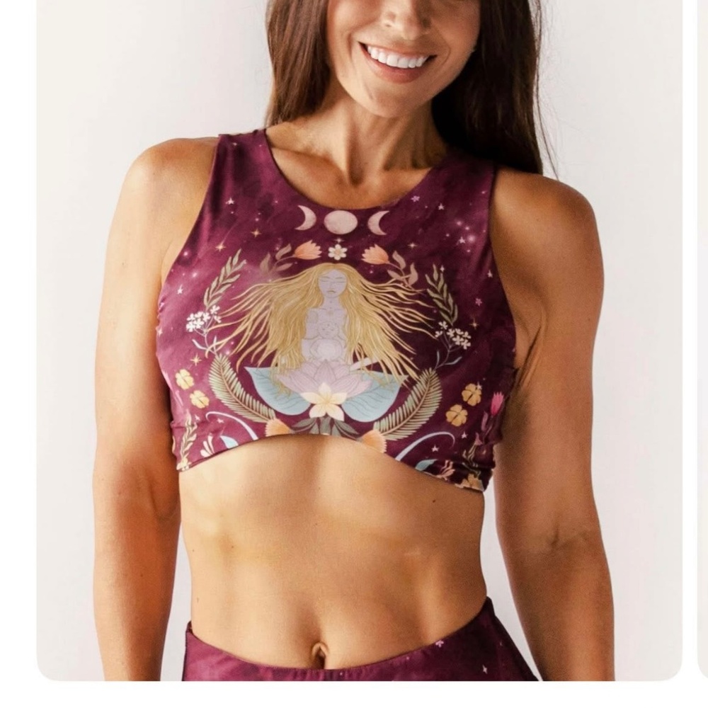 NWT XS Yoga Democracy twist bra